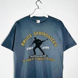 Y2K Bruce Springsteen & The E Street Band Philadelphia Spectrum Concert T-Shirt